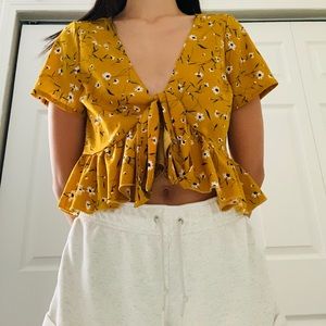 SOLD 🚫 Floral orange bow tie crop top 🚫